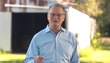 Adam Hamilton releases ad bashing 'both extremes,' opposes socialism and open borders