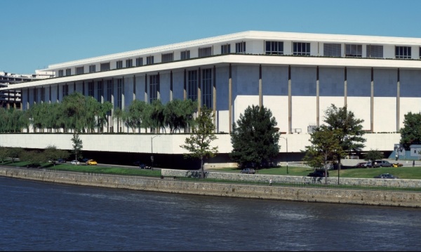 Trump's week in review: Kennedy Center closure; meeting with Armenian church leaders