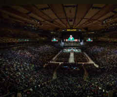 This week in Christian history: Pope Francis leads mass in NYC; London Missionary Society forms