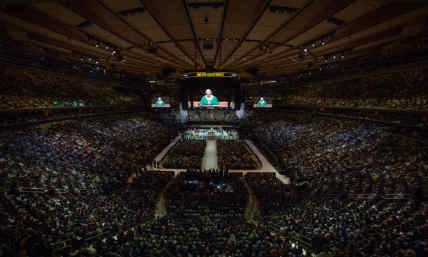 This week in Christian history: Pope Francis leads mass in NYC; London Missionary Society forms