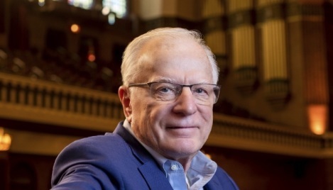 Erwin Lutzer contrasts competing ‘gospels’ of Karl Marx, Dwight Moody in new book