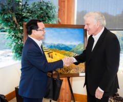 Franklin Graham meets with top Vietnamese gov't official who vows to 'promote religious freedom'