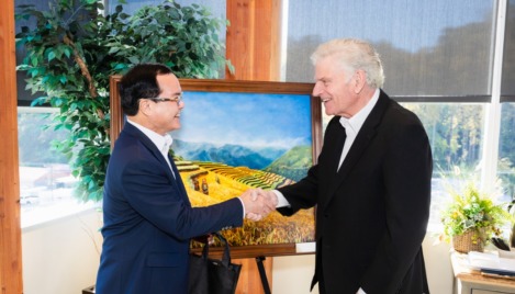 Franklin Graham meets with top Vietnamese gov't official who vows to 'promote religious freedom'