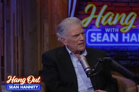 Franklin Graham reflects on charting his own path, growing up in famous father's shadow: 'I never try to be Billy Graham'