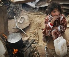 World Vision Distributes Emergency Kits to Families in Gaza