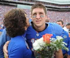 CBS Clarifies New Ad Policy Amid Tebow Row