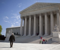 Christian Teacher Wants to Pray on High Court Steps