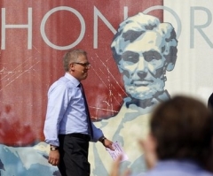 Evangelical Scholar Troubled by Theological Ambiguity at Beck Rally
