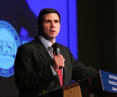 Thousands Learn to Defend Christian Faith, Understand Obama