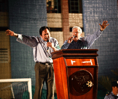 Luis Palau Preaches to Thousands in Communist Vietnam