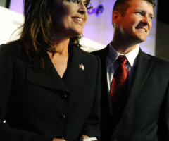 Sarah Palin’s Emails on Christian Faith Draw Media’s Fire