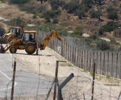 Israeli Army Begins Deconstruction of West Bank Barrier