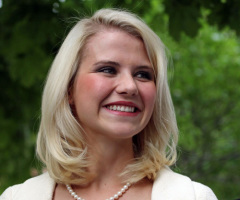 Kidnap Victim Elizabeth Smart Signs with ABC News