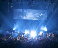 Hillsong Live Outsells Beyonce and Lady Gaga