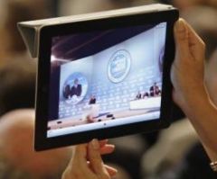 Is the iPad Replacing School Textbooks in America?