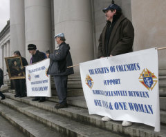 Wash. Governor Signs Gay Marriage Bill Into Law