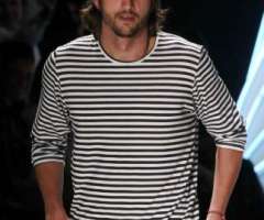 Ashton Kutcher Dating? (VIDEO)