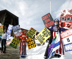 Westboro Baptist Church Protest of Soldier's Funeral Blocked by 'Human Wall' (VIDEO)