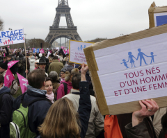 Hundreds of Thousands Oppose Same-Sex Marriage in France