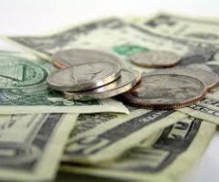 Christian Worker Finds $36,000 on Golf Course, Turns It Over to Police