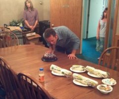 Kirk Cameron Says Viral Photo Serves as 'Sad Commentary' of Media Priorities