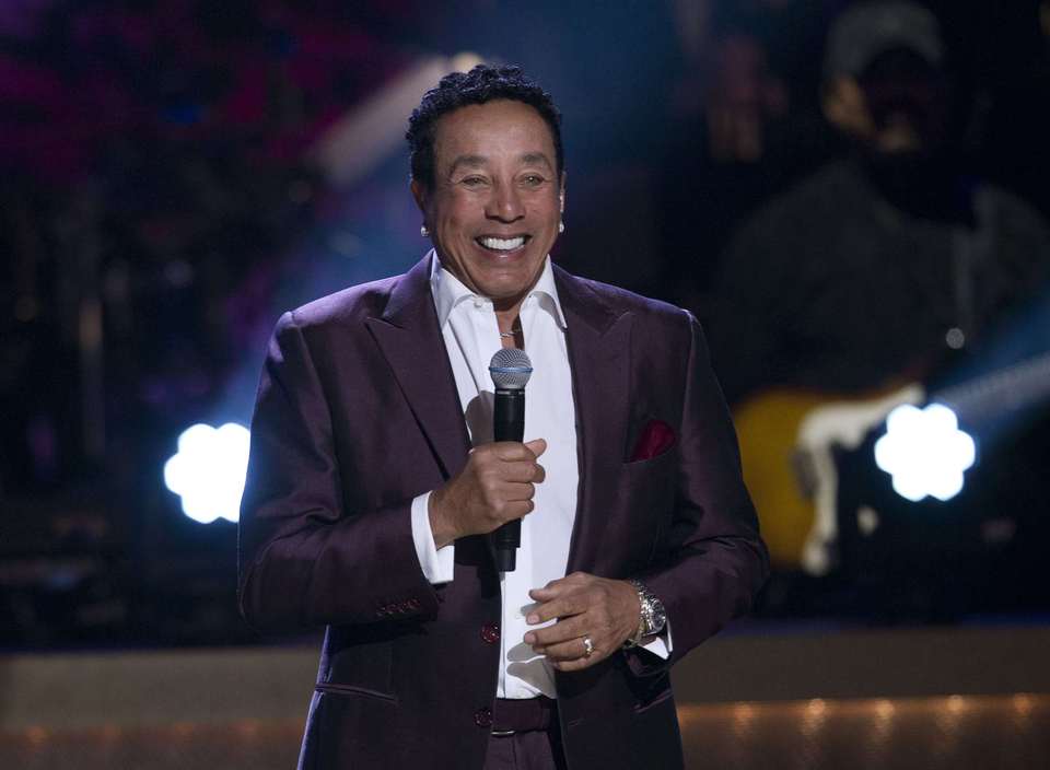 Smokey Robinson on God Freeing Him From Cocaine Addiction: 'I Walked in ...