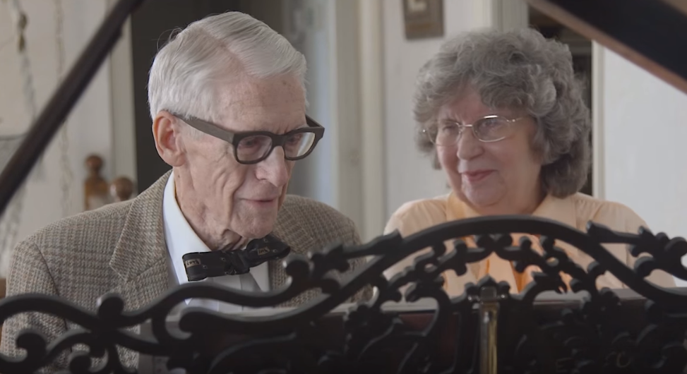 Heartwarming! Grandparents' 60th Wedding Anniversary Piano Tribute