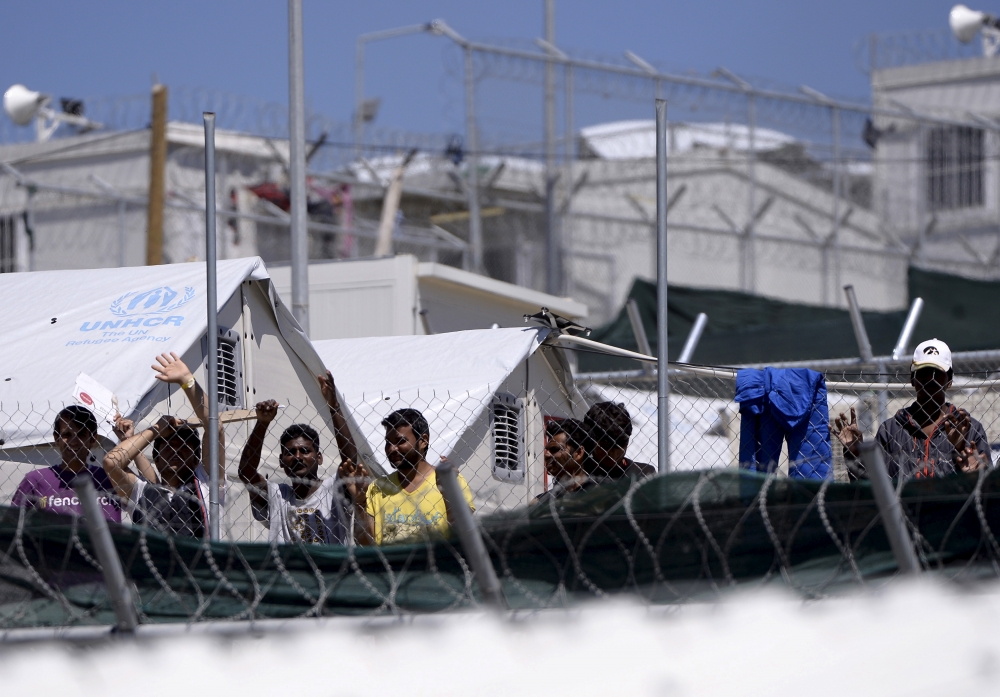 1000px x 697px - Pope Francis Urges Emptying of Refugee Centers He Compares ...
