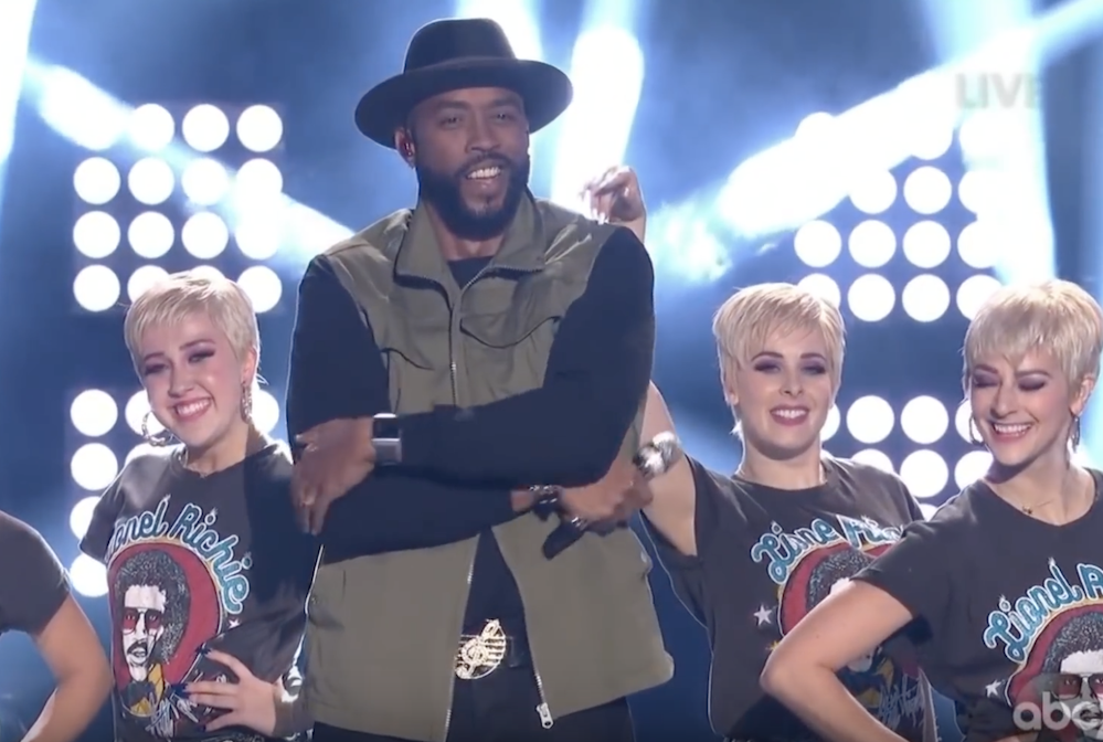 henvise Hotel klik Montell Jordan sings Christian remix of 'This Is How We Do It' on American  Idol finale | Entertainment News
