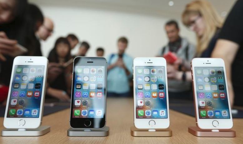 Children's hospital study: Excessive screen time changes brains of kids - Vimarsana News