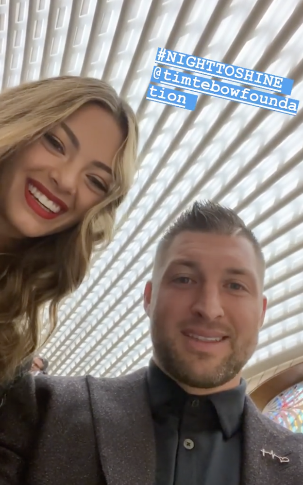 Wow Tim Tebow and his Wife Demi-Leigh meet Pope Francis at the Vatican and  View the Shroud of Tourin