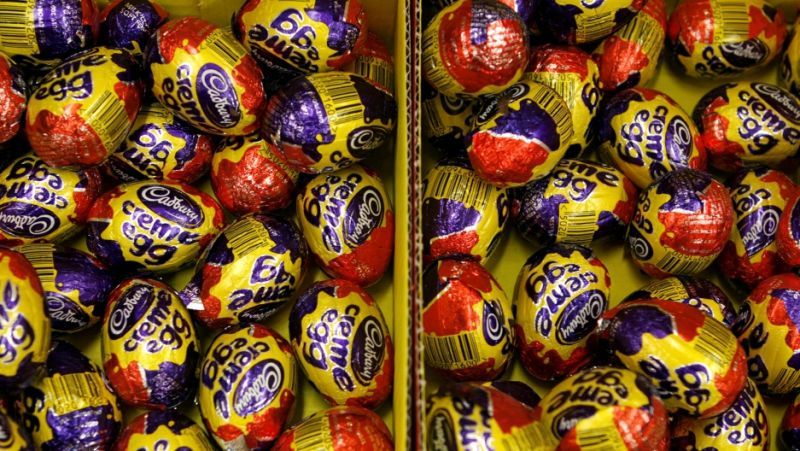 Thousands urge Cadbury to drop ad featuring same-sex kiss - Vimarsana News
