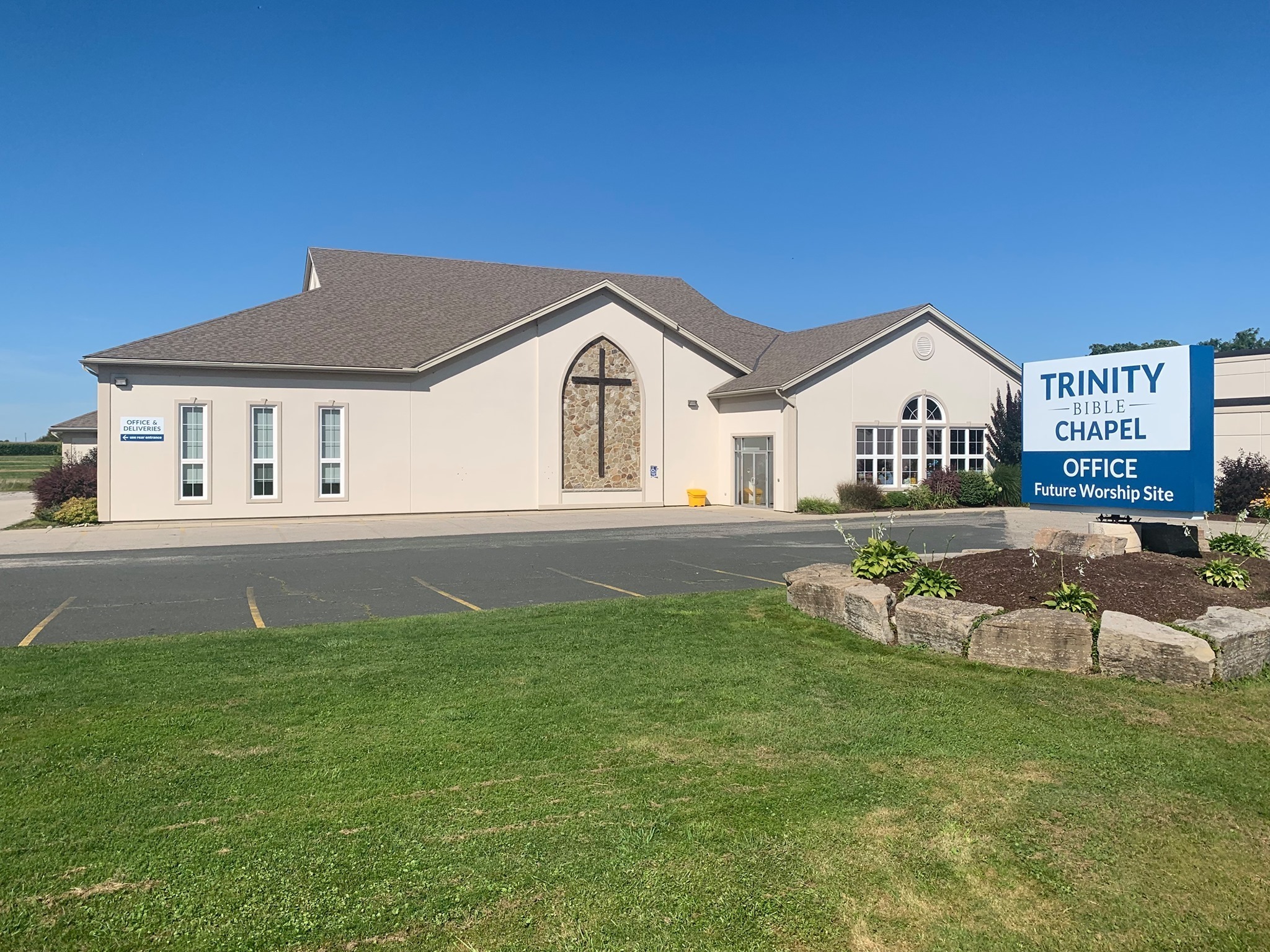 Police lock Ontario church that violated COVID-19 restrictions - Vimarsana News