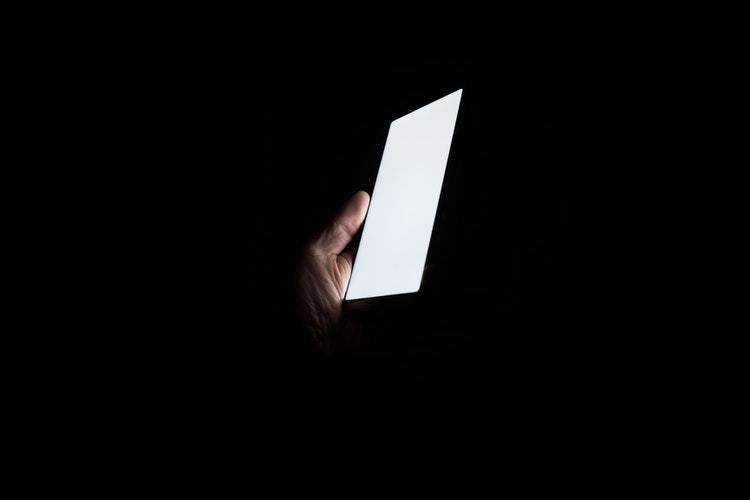 Pastors warn smartphone addiction 'major issue' in Church | Living - Vimarsana News