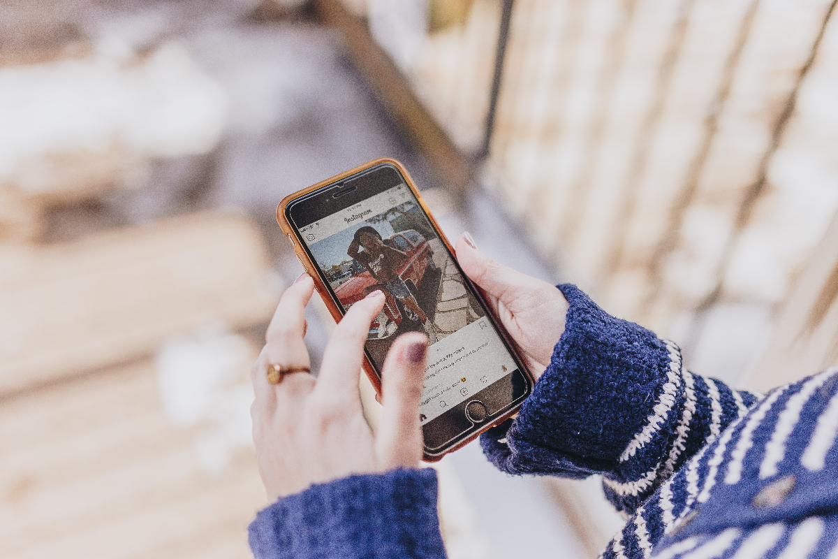 Instagram pauses plans for kids' app amid criticism - Vimarsana News