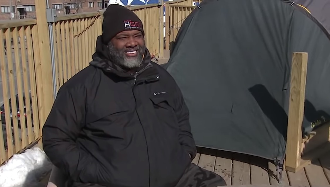 Chicago pastor camps out on rooftop, raises millions for community center