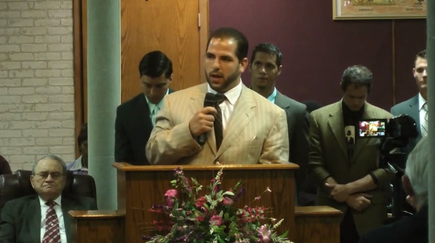 Former youth pastor dies in police custody after woman calls 911 - Vimarsana News