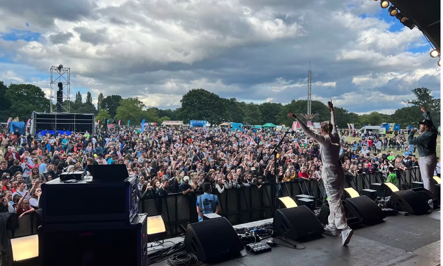 Thousands drawn to the Gospel message at Festival Manchester - Vimarsana News