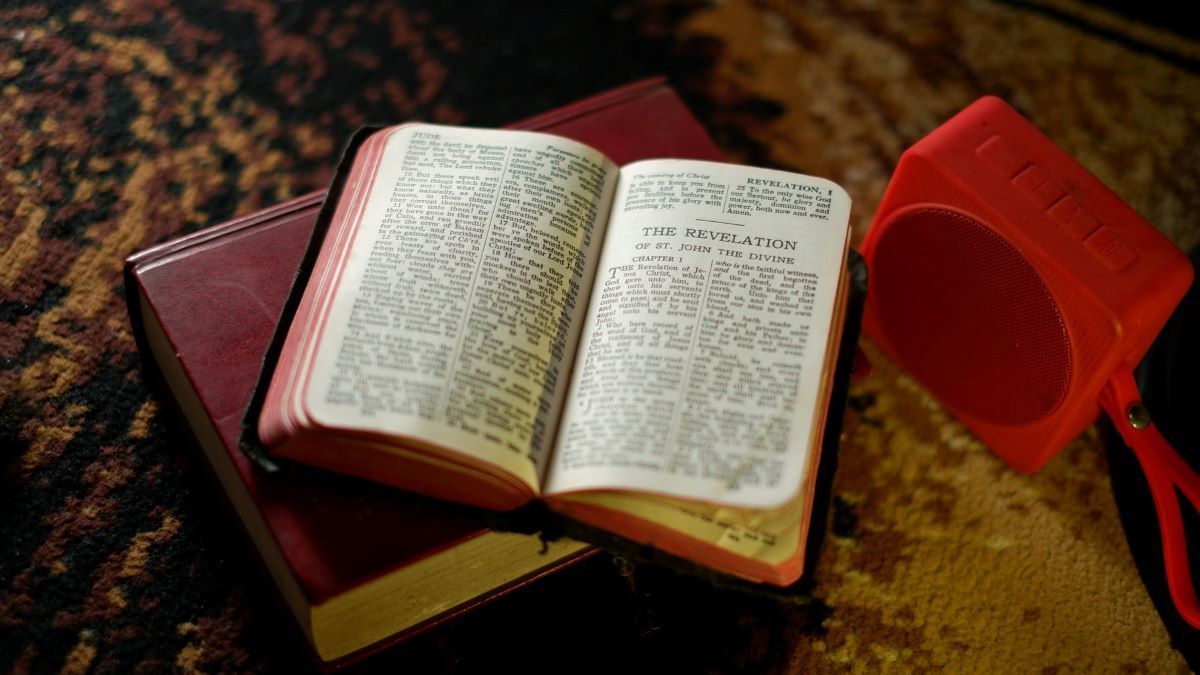 Revelation 4: The 4 creatures before God's throne - Vimarsana News