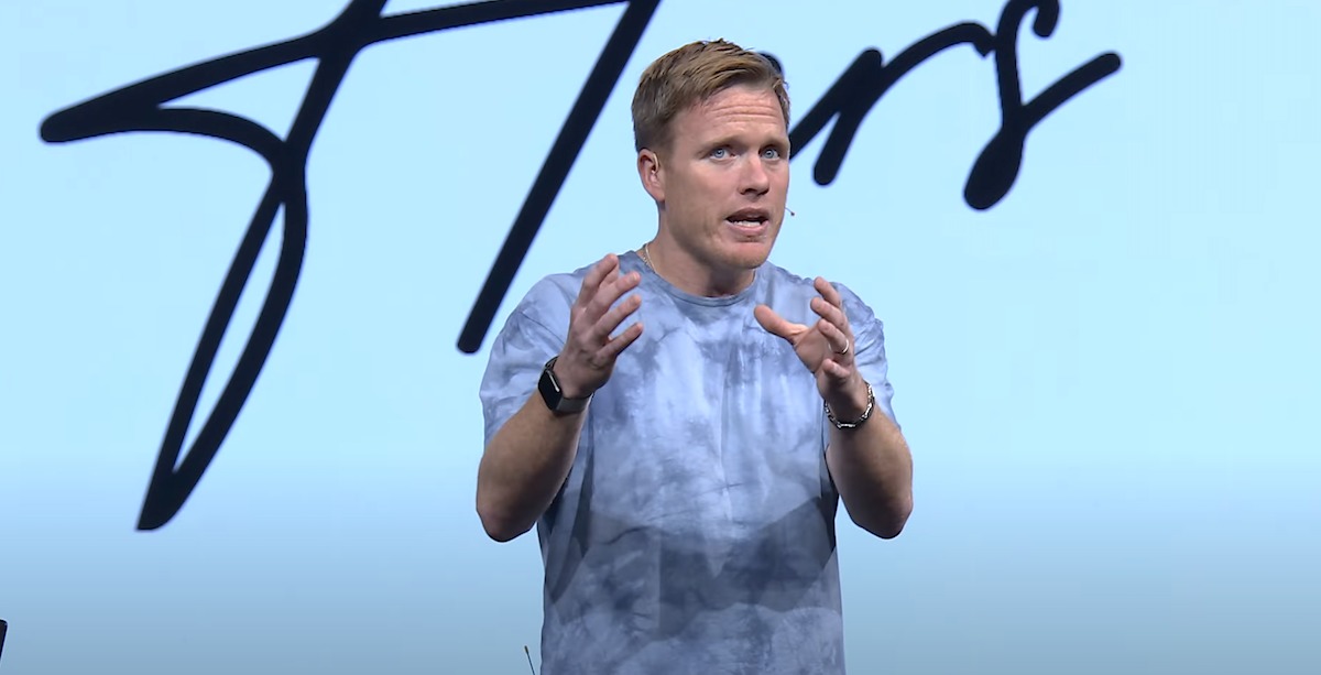 Pastor advises young adults not to be 'discipled' by Taylor Swift, Disney on dating, marriage