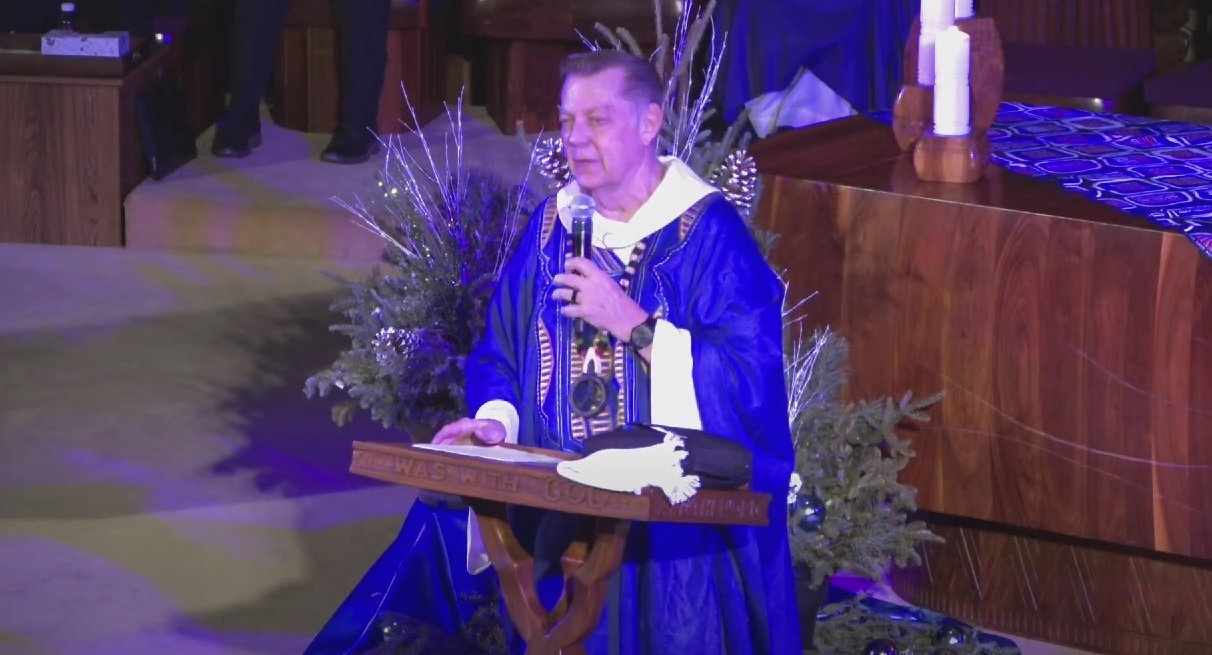 Father Michael Pfleger cleared of sex abuse allegation, reinstated to ministry: ‘Good to be home’