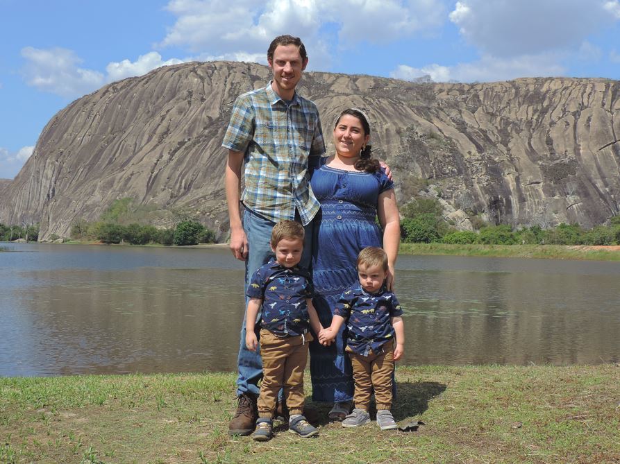 American missionary pilot, 2 others released from Mozambique jail - Vimarsana News
