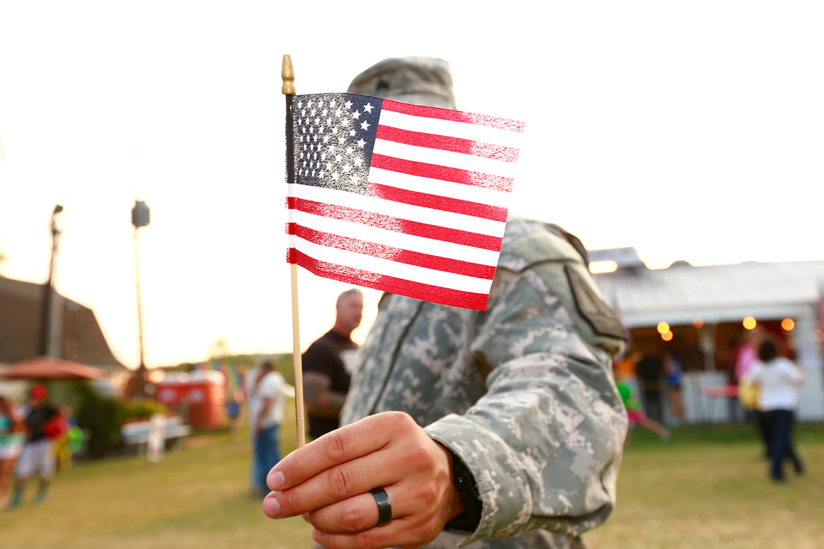 Does olive garden give veterans a free meal on veterans day