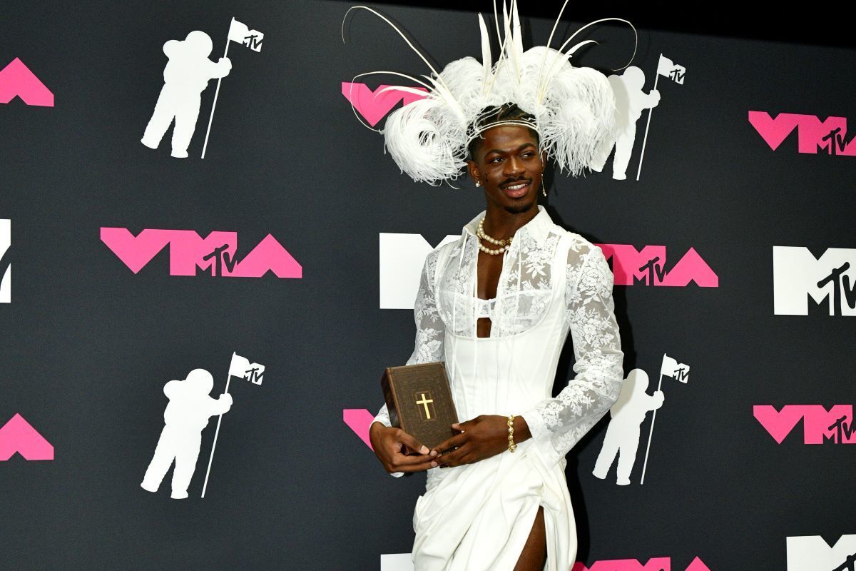 Lil Nas X Apologizes Amid Backlash For Depicting Himself As Jesus Entertainment