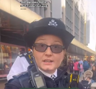 पुलिस अधिकारी का दावा है कि ईसाई सार्वजनिक रूप से चर्च के गीत नहीं गा सकते