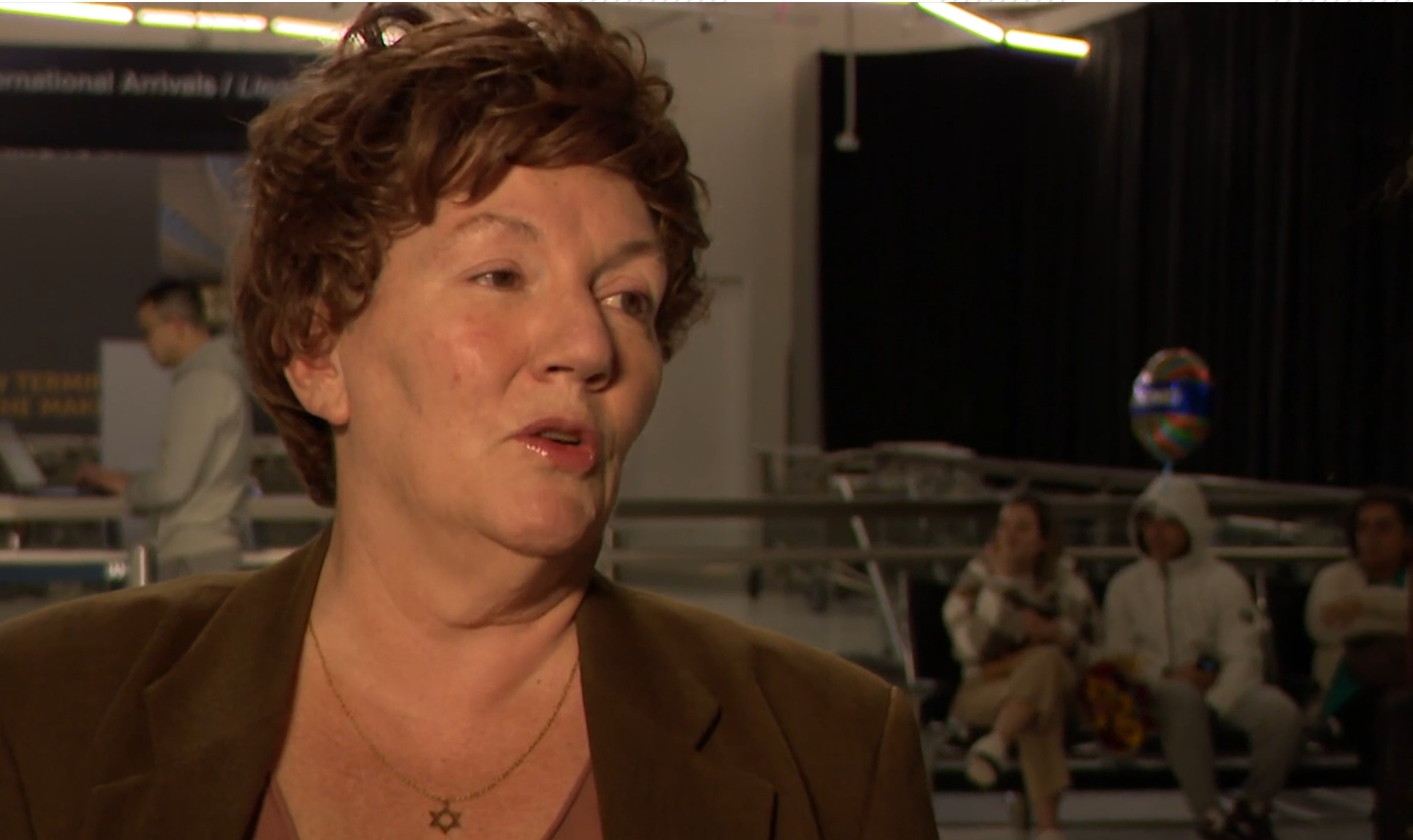 लेकवुड शूटर का युवा बेटा बमुश्किल जीवन से जुड़ा हुआ है: दादी