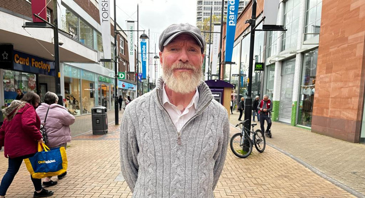 ब्रिटेन के सड़क प्रचारकों के खिलाफ 'उत्पीड़न' का मामला हटा दिया गया