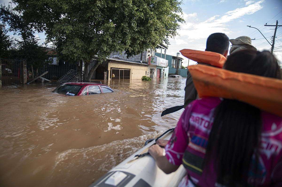 Só um pedido à mulher que perdeu tudo nas enchentes do Brasil
