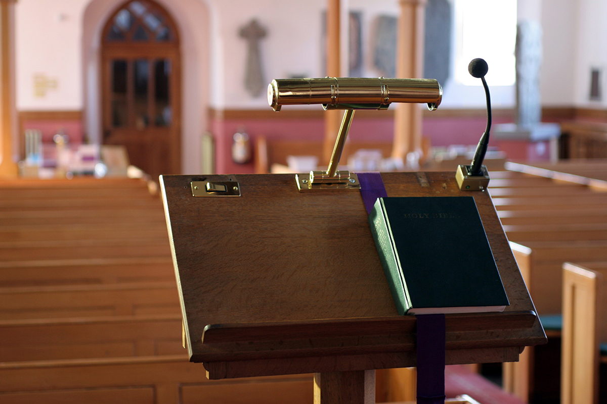 Most pastors lack comprehensive secular professional experience: survey