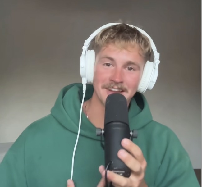 కోరీ అస్బరీ, ఫారెస్ట్ ఫ్రాంక్ విశ్వాస ఆధారిత సూపర్ బౌల్ ప్రదర్శనను పాజ్ చేసారు